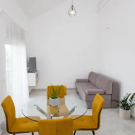 Viola 1 Kastela