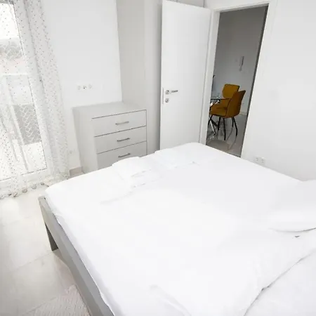 Viola 1 Apartment