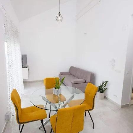 Viola 1 Apartment